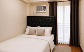 Modern 1Br Condo With Balcony & City View